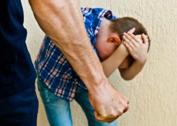 В Омске отчим издевался над 8-летним пасынком