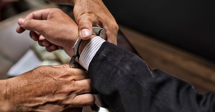 В центре Омске бизнесмен убил коллегу, ударив его по голове 