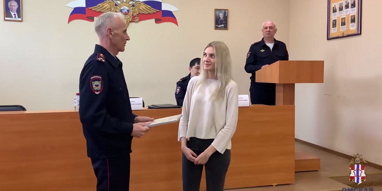 Не смогла проехать мимо: омичка помогла раскрыть преступление Не смогла проехать мимо: омичка помогла раскрыть преступление