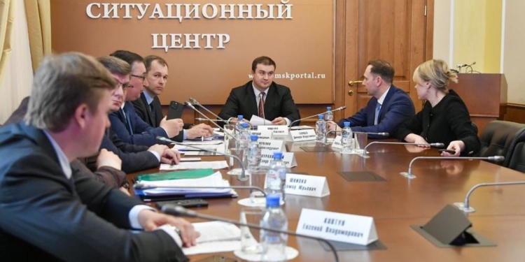 Глава Омской области и руководство Сбербанка обсудили совместную работу над социальными проектами Глава Омской области и руководство Сбербанка обсудили совместную работу над социальными проектами