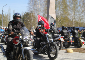 В Омске прошел традиционный мотопробег «Вперед, к Победе!» (ФОТО)